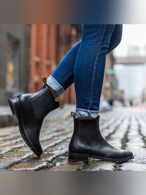 Thursday Boot Company Duchess Black Leather Ankle Boots Sz 9.5